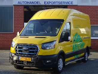 krockskadad bil bedrijf Ford Transit E-Transit 425 L3H2 Trend 135kw, Airco, Navi, Cruise, DAB+ 2023/6