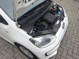 Volkswagen Up! 1.0 move up! BlueMotion, Airco, Lane assist, start/stop picture 14
