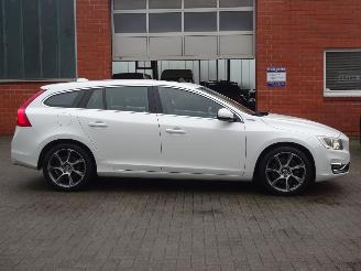 Volvo V-60 D6 AWD Plug in Hybrid 158kw, Leer, Navi, Climate& Cruise picture 6
