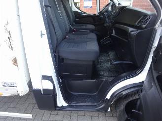 Iveco Daily 35C16 Koffer, Airco, Cruise control, 31.000 km !! picture 11