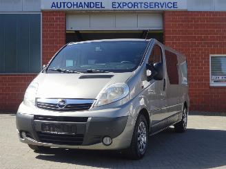 krockskadad bil bedrijf Opel Vivaro 2.5 CDTI 107KW-DPF 2.9T L2H1 CREWCAB Airco 2007/5
