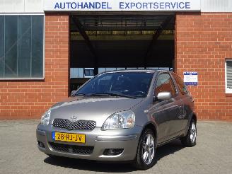 Auto incidentate Toyota Yaris 1.3 VVT-i Terra 86pk, Airco, Stuurbekr. 99.000 km ! 2005/4