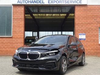 Damaged car BMW 1-serie 118i Advantage 136pk Automaat, Airco, Navi-MMS, Cruise, Lane assist 2024/9