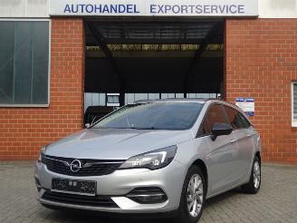 uszkodzony samochody osobowe Opel Astra Sports Tourer Edition 110pk Euro6, Navi, Climate & Cruise 2021/10