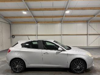krockskadad bil auto Alfa Romeo Giulietta 2.0JTDm 125kW Clima Distinctive 2011/1