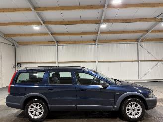 Damaged car Volvo Xc-70 2.5T 154kW Airco Geartronic Line 2004/1