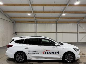 krockskadad bil auto Ford Focus 1.0Ecoboost 114kW Automaat Hybrid ST Line X 2023/7