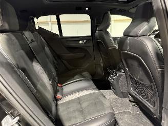 Volvo XC40 78kWh Recharge 300kW AWD R-Design picture 37
