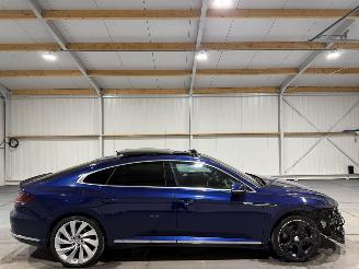 Vaurioauto  passenger cars Volkswagen Arteon 2.0TSI 140kW Automaat Pano Business R 2018/8