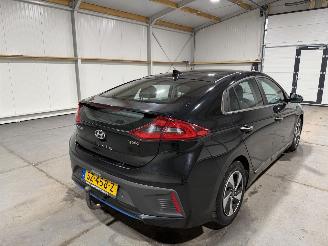 Hyundai Ioniq 1.6GDi 77kW Automaat Schuifkantel Premium picture 6