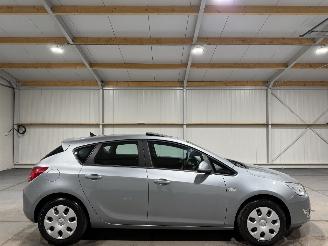 škoda osobní automobily Opel Astra 1.4Turbo 103kW Automaat Edition Schuifkantel 2012/7