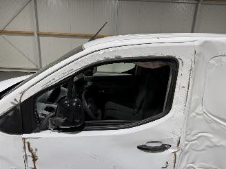 Peugeot Partner 50kWh L1 100kW Automaat picture 16