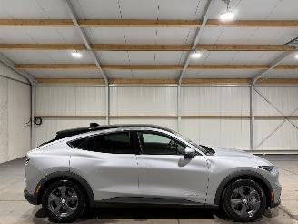Auto incidentate Ford Mustang Mach-e 75kWh 190kW RWD 2021/7