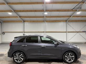 damaged passenger cars Kia Niro 1.6GDi 77kW Automaat Hybrid Edition 2018/6