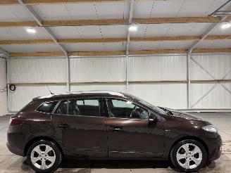 Vaurioauto  passenger cars Renault Mégane 1.2TCe 85kW Clima Navi Camera Bose 2012/10