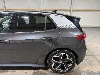 Volkswagen ID.3 58kWh First Plus 150kW picture 13