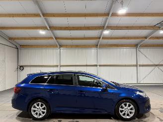Schadeauto Toyota Avensis Touring Sport 1.8VVT-i 108kW Automaat Lease Pro 2016/7