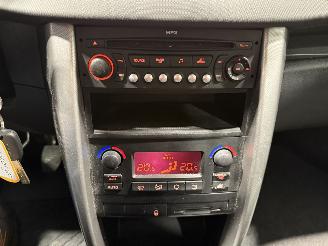 Peugeot 207 1.6-16V 80kW Airco XS PACK picture 17