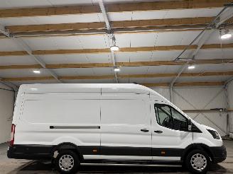 krockskadad bil bedrijf Ford Transit E 68kWh L4H3 135kW Trend 2024/5