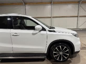 Suzuki Vitara 1.6 88kW Automaat High Executive Pano picture 14