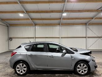 Damaged car Opel Astra 1.4Turbo 103kW Edition 2011/9