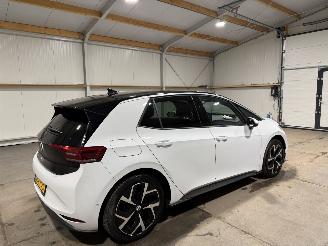 Volkswagen ID.3 59kWh 150kW Pro Business picture 5