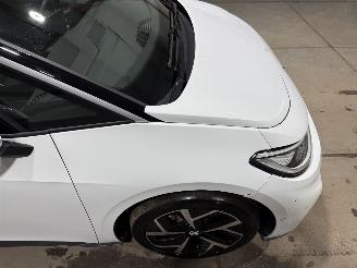 Volkswagen ID.3 59kWh 150kW Pro Business picture 18