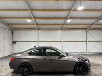Vaurioauto  passenger cars BMW 3-serie 320i 125kW Airco Executive 2009/11