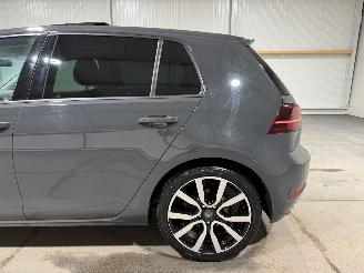 Volkswagen Golf 1.4TSI 110kW Automaat Highline Pano Business R picture 30