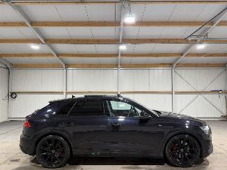 Vaurioauto  passenger cars Audi Q8 60 3.0TFSIe 250kW Quattro Competition Pano Luchtvering 2021/5