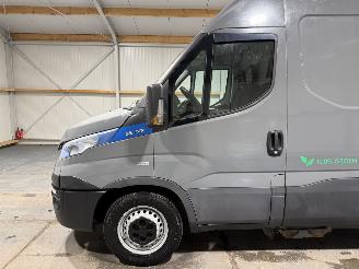 Iveco Daily 3.0CNG 100kW Airco H3 picture 13