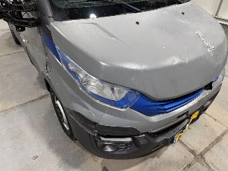 Iveco Daily 3.0CNG 100kW Airco H3 picture 19