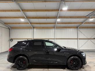 Vaurioauto  passenger cars Audi E-tron 55 95kWh 300kW Quattro Advanced Luchtvering Pano 2019/9