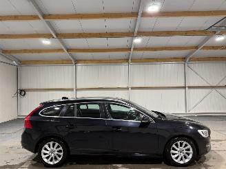 Auto incidentate Volvo V-60 2.0D4 133kW Automaat Ocean Race 2014/9