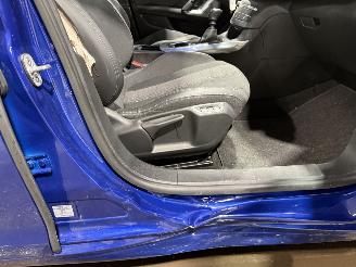 Peugeot 308 1.2PureTech 96kW Pano Blue Lease Premium picture 22