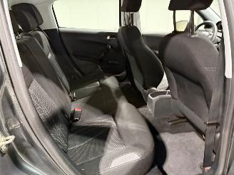 Peugeot 208 1.2VTi 60kW Clima Envy picture 22