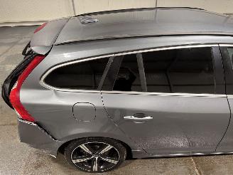 Volvo V-60 2.0D4 140kW Automaat SUMMUM picture 33