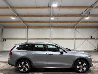 Unfallwagen Volvo V-60 2.0B5 184kW Automaat AWD Pro 2021/2