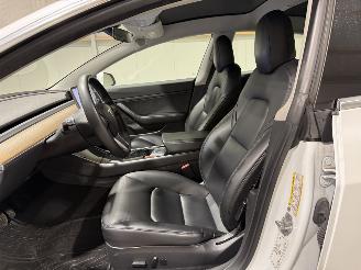 Tesla Model 3 60kWh Standard 175kW RWD Plus picture 12