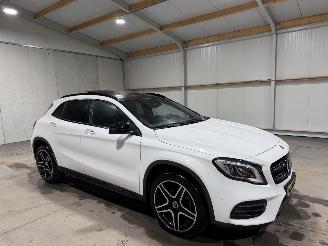 Mercedes GLA 180 90kW Automaat Pano Business  Solution picture 2