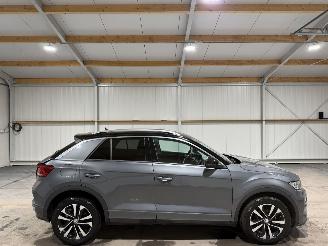 Schadeauto Volkswagen T-Roc 1.5TSI 110kW Automaat Sport Business 2020/1