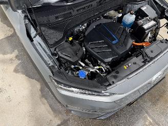 Hyundai Kona 64kWh 150kW Premium picture 26