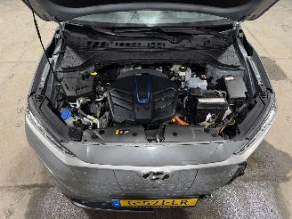 Hyundai Kona 64kWh 150kW Premium picture 27