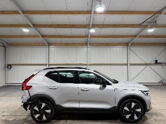 krockskadad bil auto Volvo XC40 69kWh 175kW Single Motor Essential 2024/2