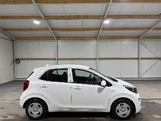 damaged passenger cars Kia Picanto 1.0MPi 49kW ComfortPlusline 2020/6