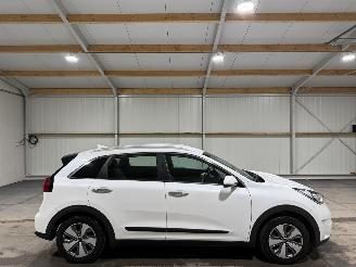  Kia Niro 1.6GDI Hybrid 77kWh DynamicLine 2019/5