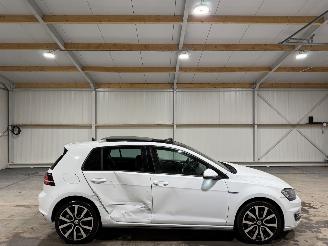krockskadad bil auto Volkswagen Golf 1.4TSI GTE 110kW Automaat Pano Connected Series 2016/12