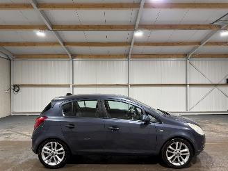 Voiture accidenté Opel Corsa 1.4-16V 66kW Cosmo 2008/4