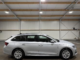 Unfallwagen Skoda Octavia 1.5TSI MHEV 85kW Automaat Business Edition 2024/10