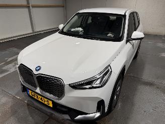 BMW iX1 67kWh 150kW eDrive20 Automaat picture 16